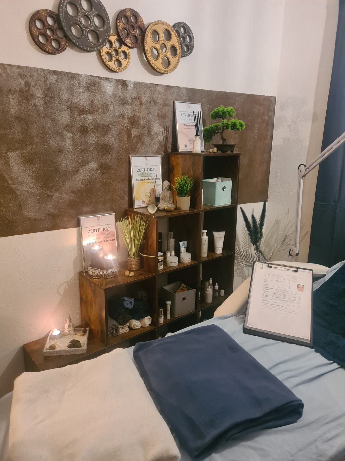 Behandlungsraum f&uuml;r das Hydrafacial in der Sabine Beauty Lounge Kaufbeuren