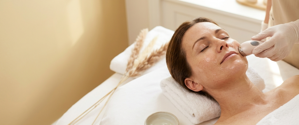 Hydrafacial behandlung bei Sabines Beatuylounge